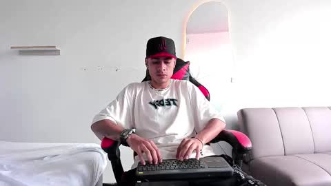 Snapshot of matthewcullenn chatting on 4, 12, 2025 Matthew online show from 4, 12, 2025