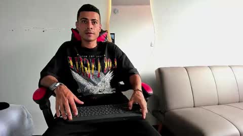 Snapshot of matthewcullenn chatting on 5, 12, 2025 Matthew online show from 5, 12, 2025