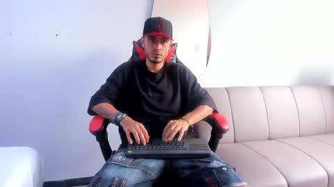 Snapshot of matthewcullenn chatting on 19, 12, 2025 Matthew online show from 19, 12, 2025