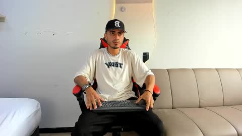 Snapshot of matthewcullenn chatting on 20, 12, 2025 Matthew online show from 20, 12, 2025