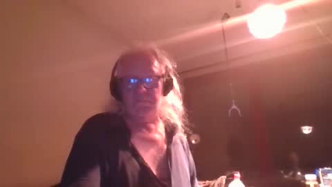 Snapshot of matthy60 chatting on 25, 10, 2025 Matthias online show from 25, 10, 2025