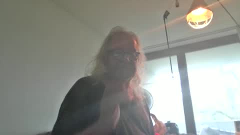 Snapshot of matthy60 chatting on 28, 10, 2025 Matthias online show from 28, 10, 2025