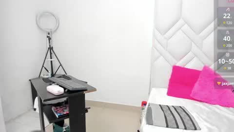 Snapshot of mature_hard_ chatting on 7, 3, 2025 ISABEL online show from 7, 3, 2025