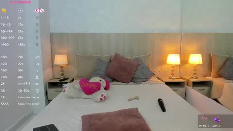 Snapshot of mature_vayolet chatting on 19, 6, 2026 Vayolet Castro online show from 19, 6, 2026