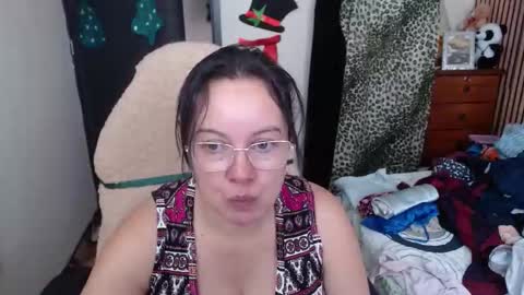 Snapshot of mature_wolf chatting on 18, 12, 2025 Sonia online show from 18, 12, 2025