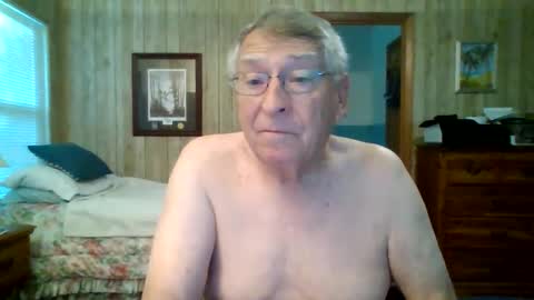 Snapshot of maturecouple1954 chatting on 15, 4, 2026 SXECPL55 at G mail Dot Com online show from 15, 4, 2026