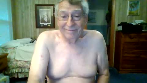Snapshot of maturecouple1954 chatting on 1, 5, 2026 SXECPL55 at G mail Dot Com online show from 1, 5, 2026