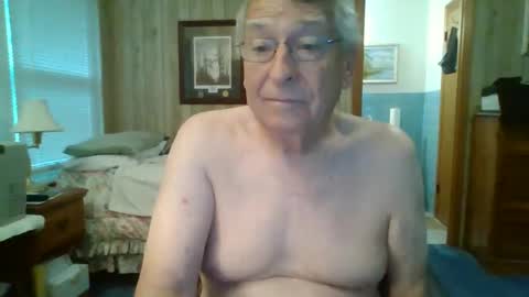 Snapshot of maturecouple1954 chatting on 3, 5, 2026 SXECPL55 at G mail Dot Com online show from 3, 5, 2026