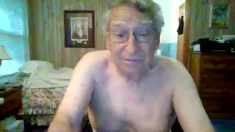 Snapshot of maturecouple1954 chatting on 14, 5, 2026 SXECPL55 at G mail Dot Com online show from 14, 5, 2026