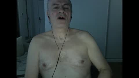 Snapshot of maturehotman chatting on 6, 3, 2025 maturehotman online show from 6, 3, 2025