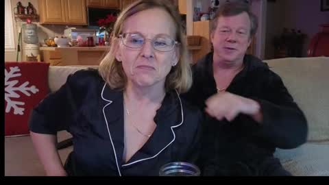 Snapshot of matureluvin chatting on 29, 12, 2024 JustUs online show from 29, 12, 2024