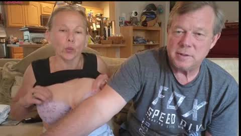 Snapshot of matureluvin chatting on 10, 9, 2025 JustUs online show from 10, 9, 2025