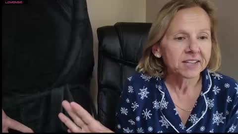 Snapshot of matureluvin chatting on 30, 9, 2025 JustUs online show from 30, 9, 2025