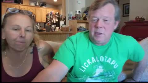 Snapshot of matureluvin chatting on 21, 10, 2025 JustUs online show from 21, 10, 2025