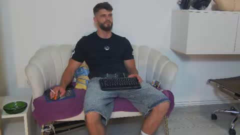 Snapshot of mauro_real_man chatting on 1, 7, 2026 mauro_real_man online show from 1, 7, 2026