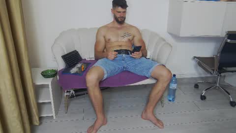 Snapshot of mauro_real_man chatting on 4, 7, 2026 mauro_real_man online show from 4, 7, 2026