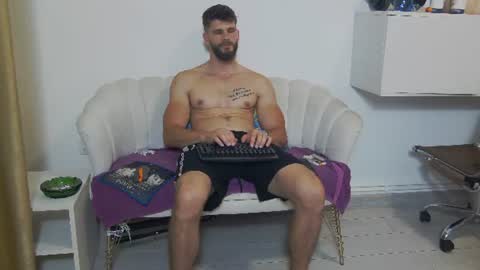 Snapshot of mauro_real_man chatting on 7, 7, 2026 mauro_real_man online show from 7, 7, 2026