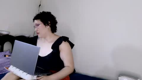 Snapshot of mauroluxandra chatting on 15, 7, 2026 mauroluxandra online show from 15, 7, 2026