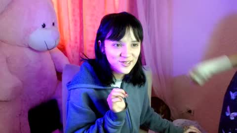 Snapshot of mavimist_ chatting on 3, 2, 2025 mavimist_ online show from 3, 2, 2025