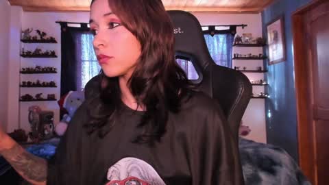 Hilary online show from 8, 12, 2024