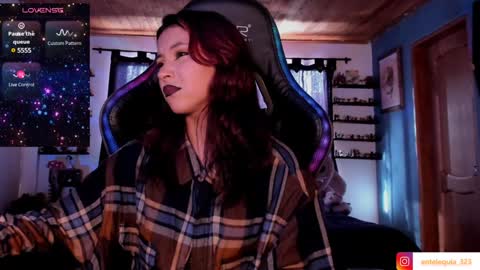 Hilary online show from 3, 2, 2025