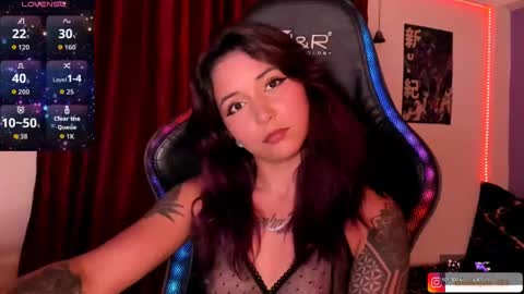 Hilary online show from 8, 9, 2025