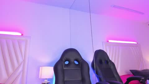 Mavy  online show from 28, 1, 2025