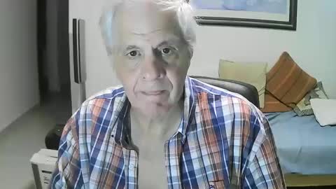 Snapshot of max_2017 chatting on 13, 12, 2024 max_2017 online show from 13, 12, 2024