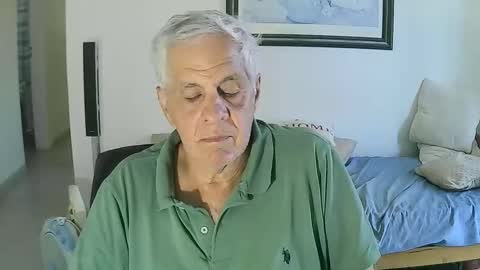 Snapshot of max_2017 chatting on 9, 3, 2026 max_2017 online show from 9, 3, 2026