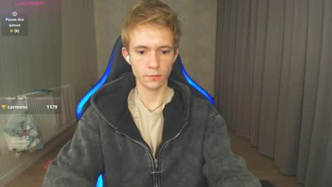 Max Gen with tats 24years  And Ethan without tats 20 years online show from 21, 12, 2024