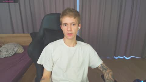 Max Gen with tats 24years  And Ethan without tats 20 years online show from 8, 2, 2025