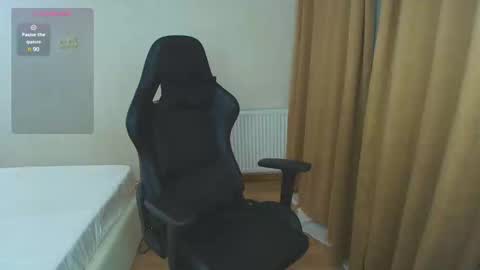 Max Gen with tats 24years  And Ethan without tats 20 years online show from 24, 2, 2025