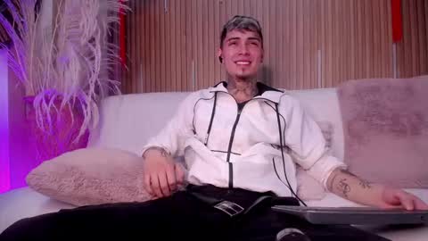 Snapshot of max_hader chatting on 6, 3, 2026 Max online show from 6, 3, 2026