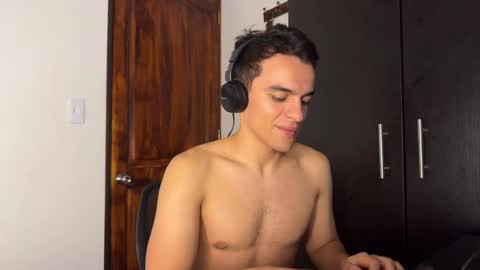 Snapshot of max_lancaster chatting on 21, 12, 2024 Max Lancaster online show from 21, 12, 2024