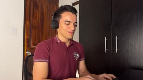 Snapshot of max_lancaster chatting on 22, 12, 2024 Max Lancaster online show from 22, 12, 2024