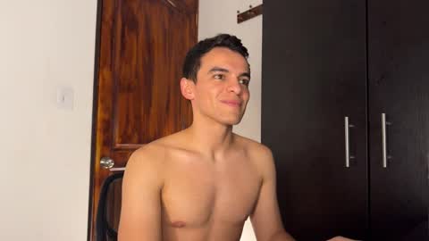 Snapshot of max_lancaster chatting on 25, 12, 2024 Max Lancaster online show from 25, 12, 2024