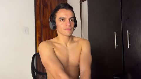 Snapshot of max_lancaster chatting on 26, 12, 2024 Max Lancaster online show from 26, 12, 2024