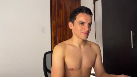 Snapshot of max_lancaster chatting on 26, 12, 2024 Max Lancaster online show from 26, 12, 2024