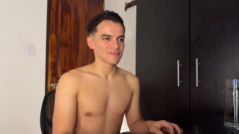 Snapshot of max_lancaster chatting on 27, 12, 2024 Max Lancaster online show from 27, 12, 2024