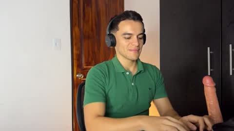 Snapshot of max_lancaster chatting on 28, 12, 2024 Max Lancaster online show from 28, 12, 2024