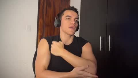 Snapshot of max_lancaster chatting on 8, 3, 2025 Max Lancaster online show from 8, 3, 2025