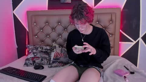 Snapshot of max_lover1 chatting on 19, 12, 2024 Max lover1 online show from 19, 12, 2024