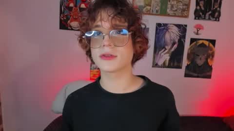 Snapshot of max_lover1 chatting on 25, 9, 2025 Max lover1 online show from 25, 9, 2025