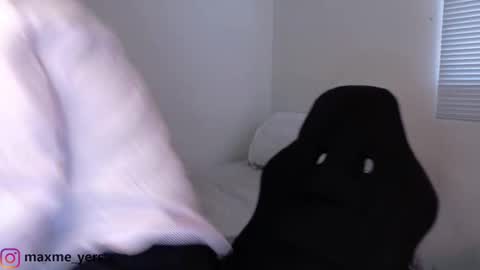 Snapshot of max_meyer chatting on 24, 10, 2025 max_meyer online show from 24, 10, 2025