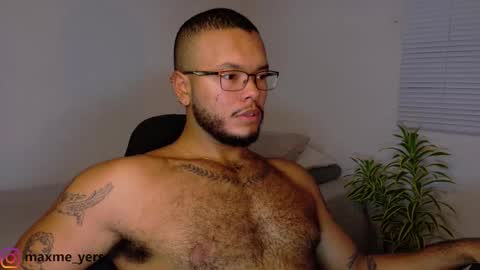 Snapshot of max_meyer chatting on 11, 11, 2025 max_meyer online show from 11, 11, 2025