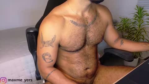 Snapshot of max_meyer chatting on 12, 11, 2025 max_meyer online show from 12, 11, 2025