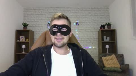 Snapshot of max_mila_888 chatting on 14, 9, 2025 Max  Aliya online show from 14, 9, 2025