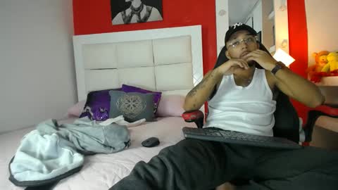 Snapshot of max_sexyhot26 chatting on 19, 1, 2025 max_sexyhot26 online show from 19, 1, 2025