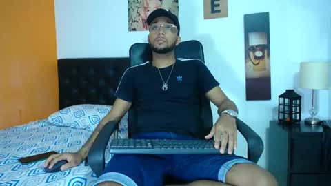 Snapshot of max_sexyhot26 chatting on 21, 2, 2025 max_sexyhot26 online show from 21, 2, 2025