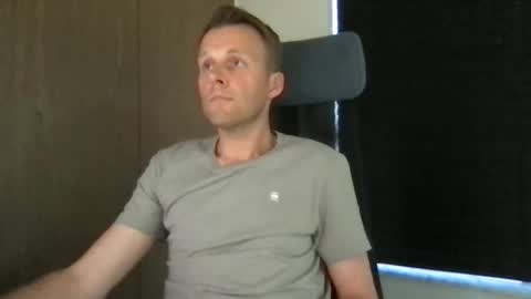 Snapshot of max_straight_1 chatting on 22, 5, 2026 Max take off clothes online show from 22, 5, 2026